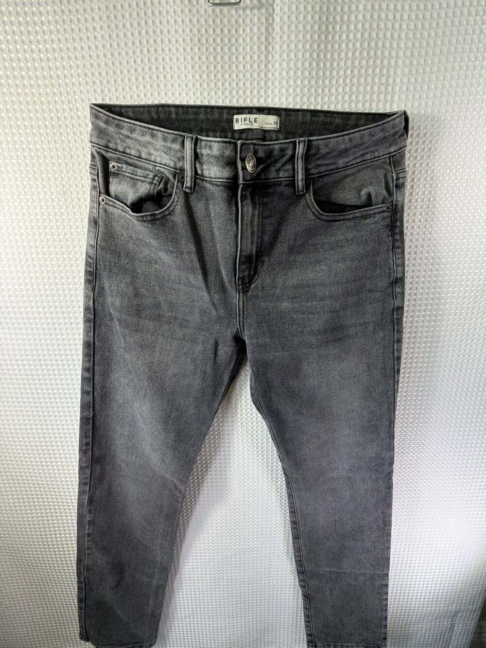 Rifle Jeanwear Men's Grey Wash Slim Fit Jeans Size 32